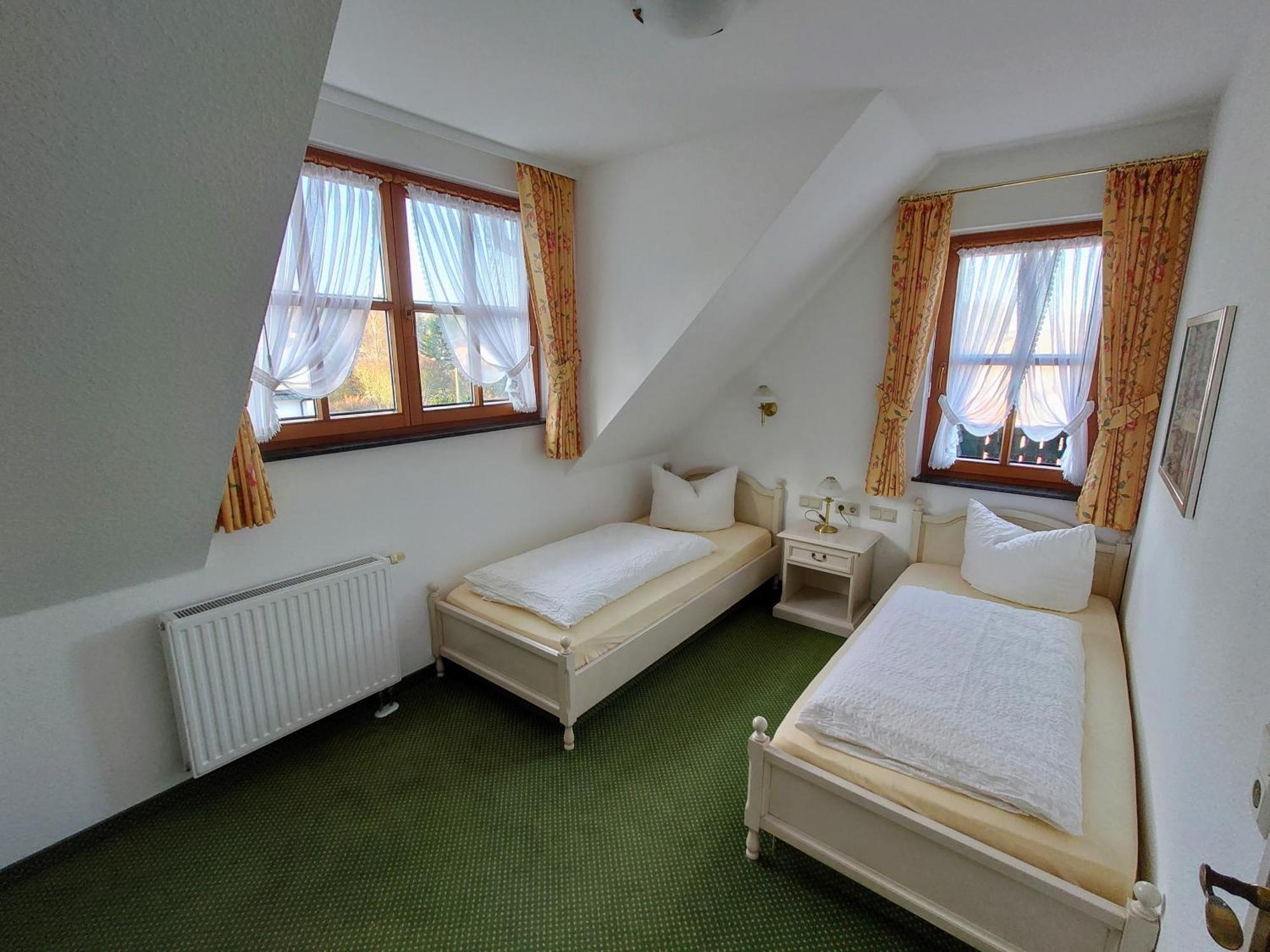 Hotel Und Berggasthof Zum Sonnenhof Sorge Ruang foto